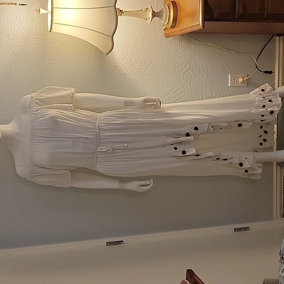 J FOR JUSTIFY White Off Shoulder Embroidered Hi-Lo Walk Through Peasant Dress - Picture 3 of 11